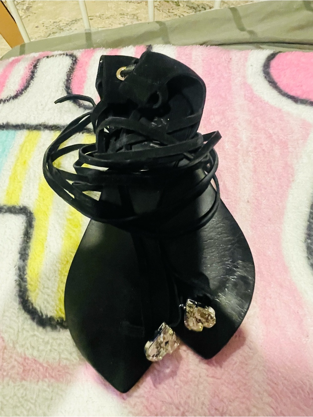 AMINAH ABDUL JILLIL SUEDE
LACE UP POINTED SANDALS
WITH GLASS HEARTS - Picture 3 of 8